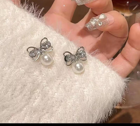Good Quality Beautiful Earrings Bow Shape