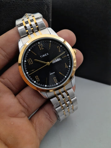 UNIQUE ROMAN FIGURE DAY DATE FACE WATCH
