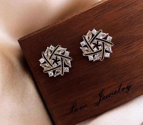 Good quality beautiful earrings pair