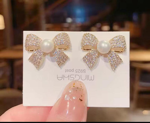 Good Quality Beautiful Earrings Bow With Puls