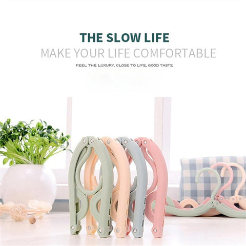 Home.Co- Portable Holding Cloth Hanger