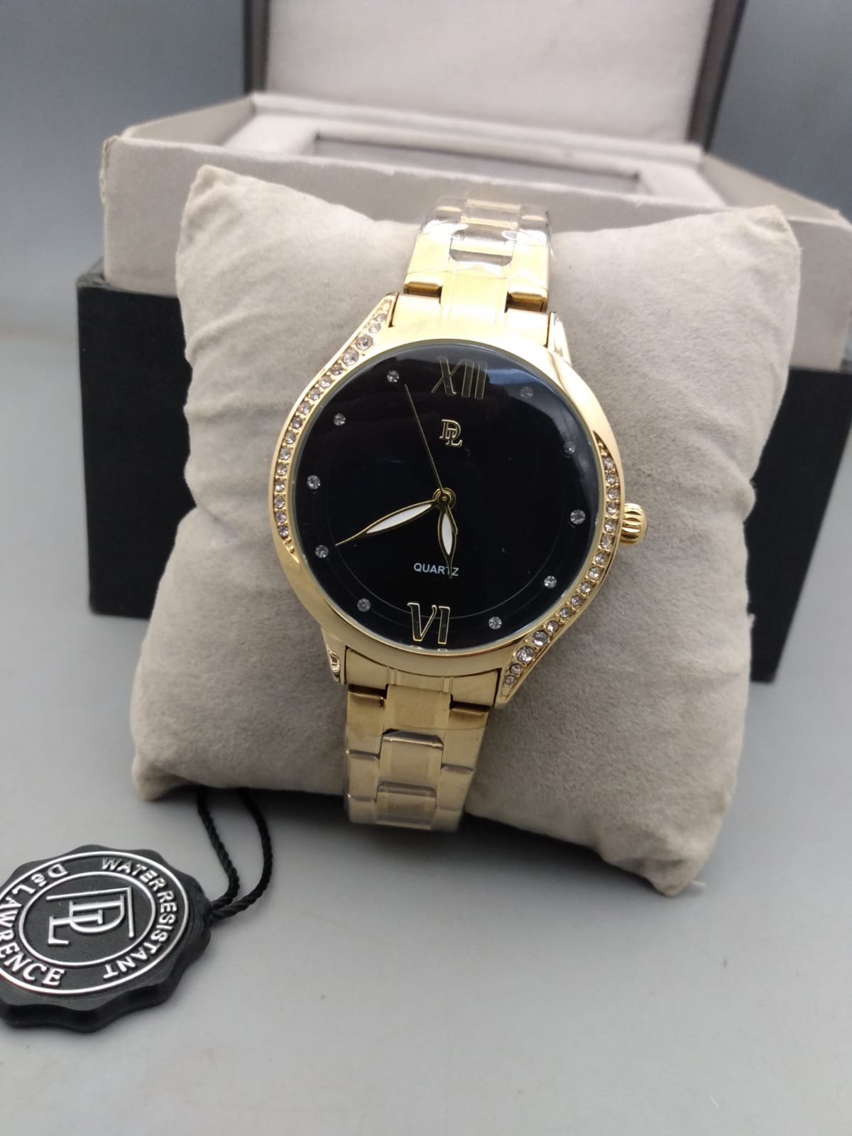 DE LAWRENCE QUARTZ WATCH Golden Black
