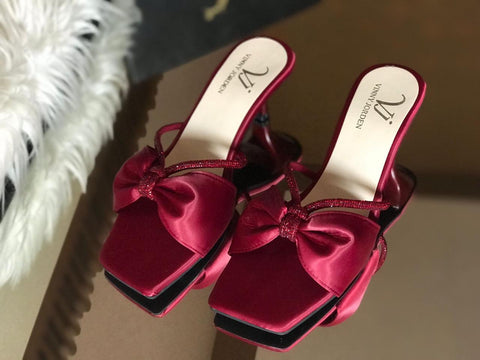 Vinny Jordan Bow II Heels