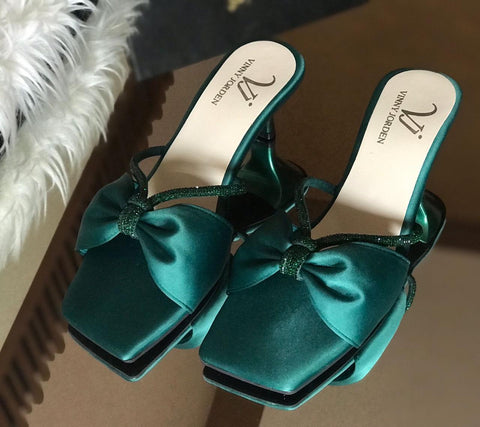 Vinny Jordan Bow II Heels