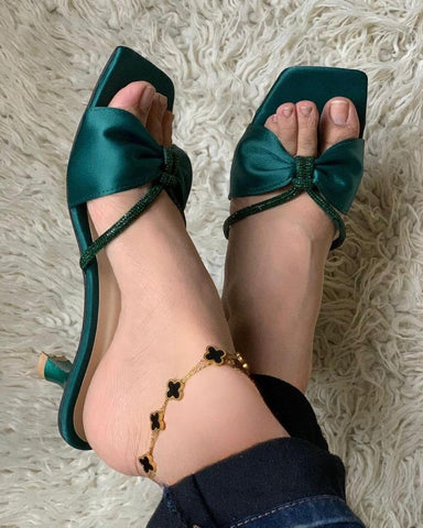Vinny Jordan Bow II Heels