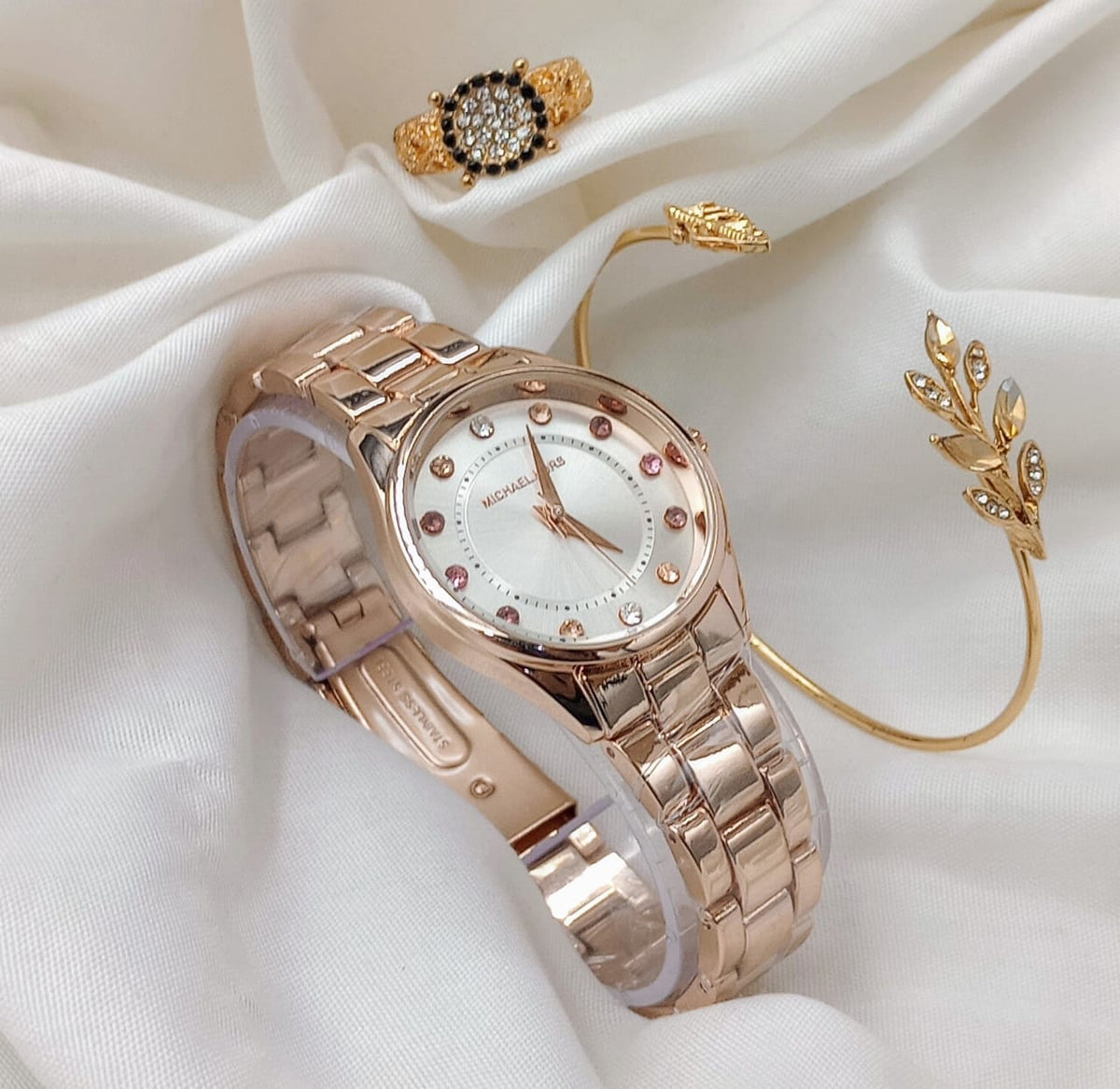 Michael Kors Watch With Gift Set Spireclick