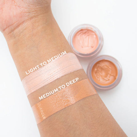 Makeup Revolution - Eye Bright Under Eye Corrector Light to Medium