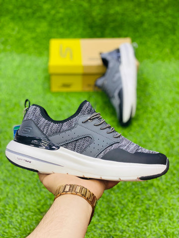 Skechers Hyper Brust
