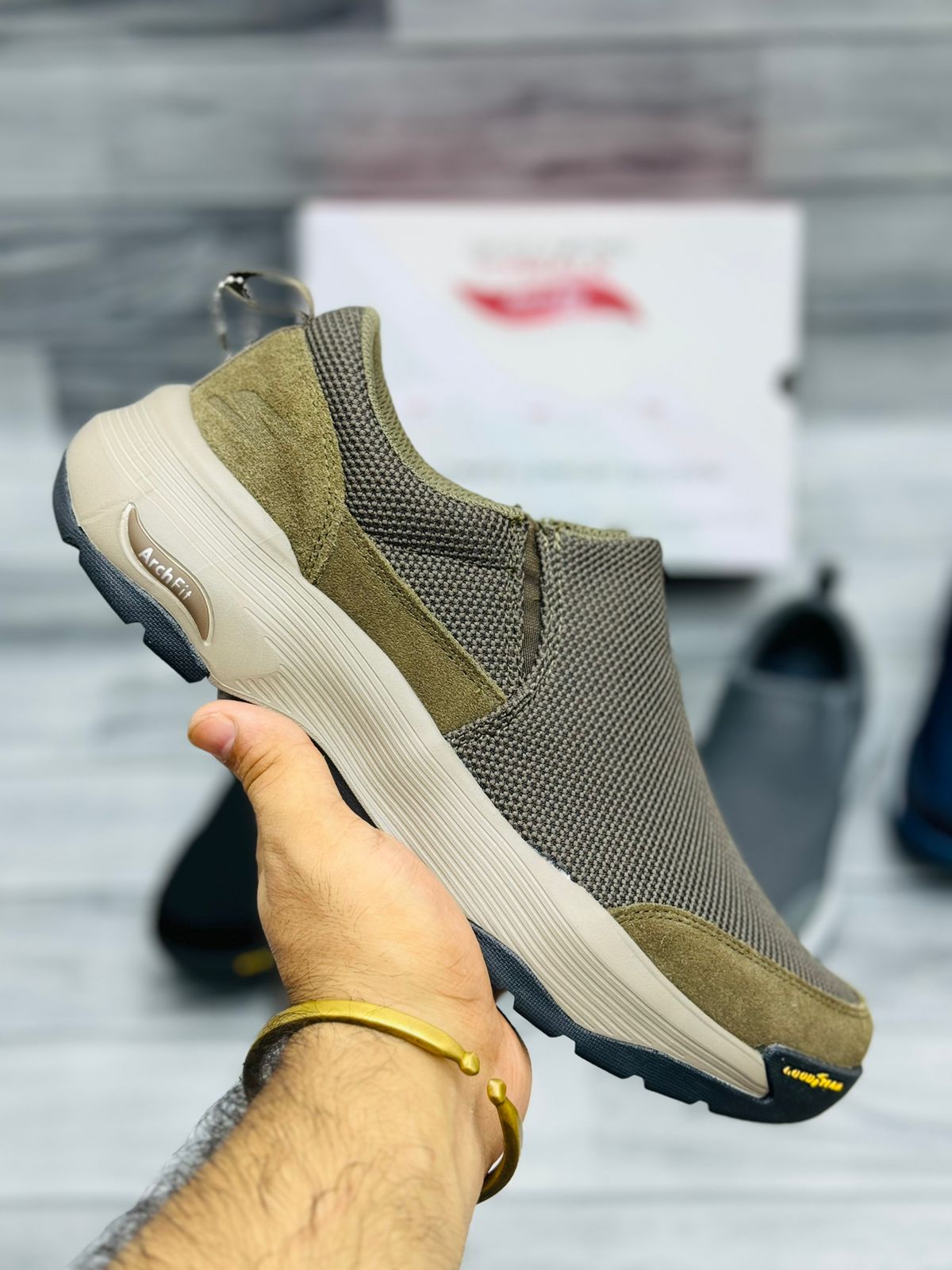 Skechers archFit air cooled memory foam Spireclick
