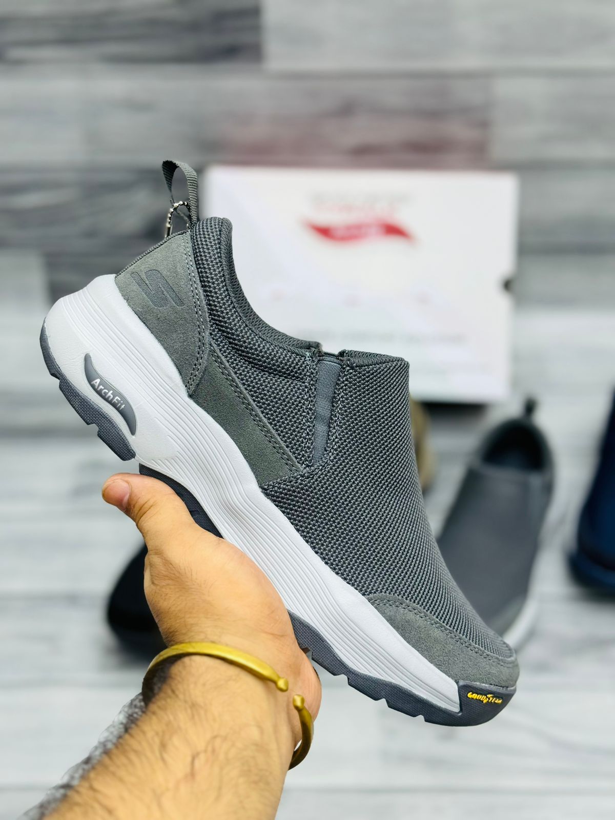 Skechers archFit air cooled memory foam Spireclick