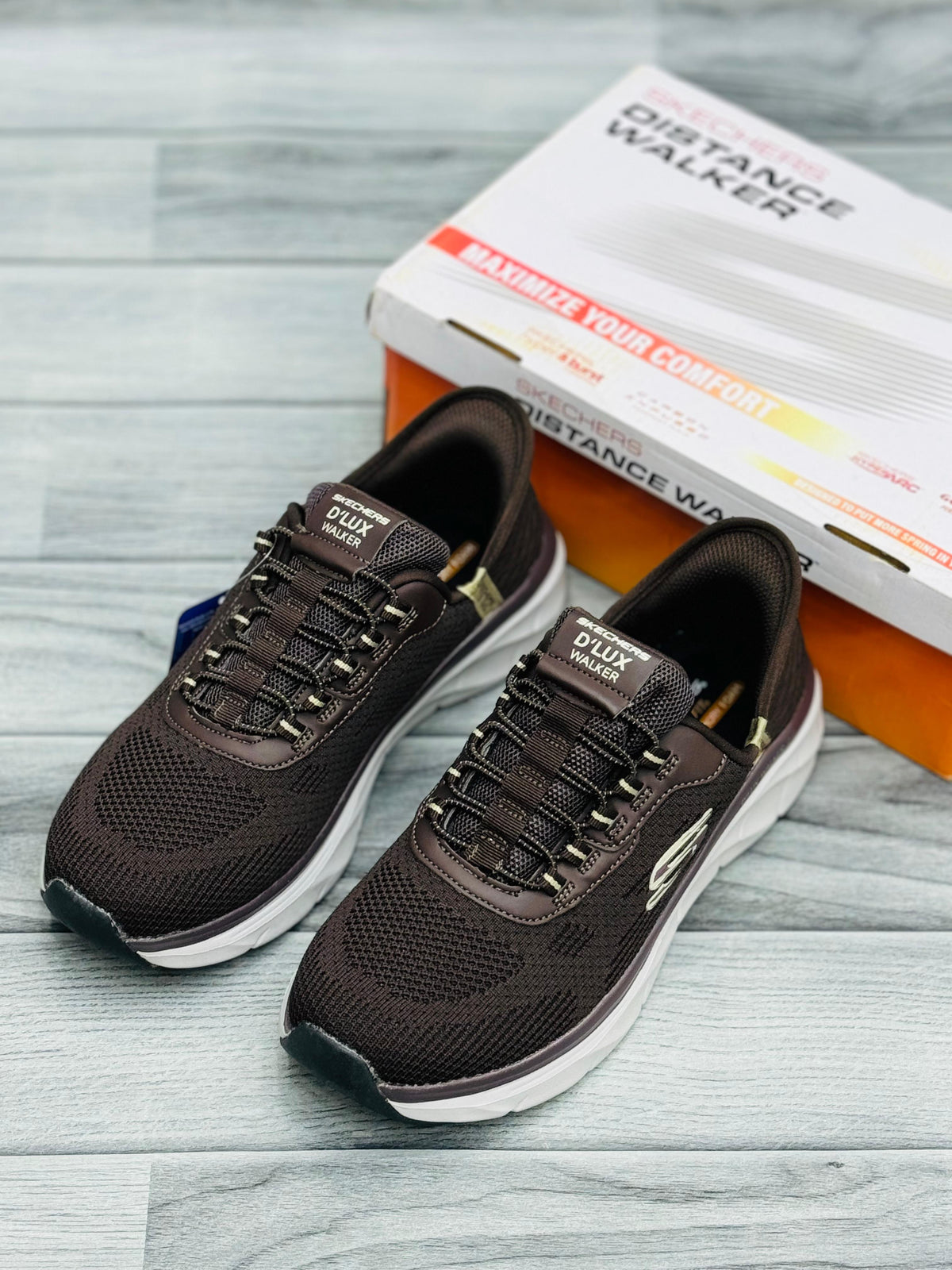 Skechers D’luxe memory foam