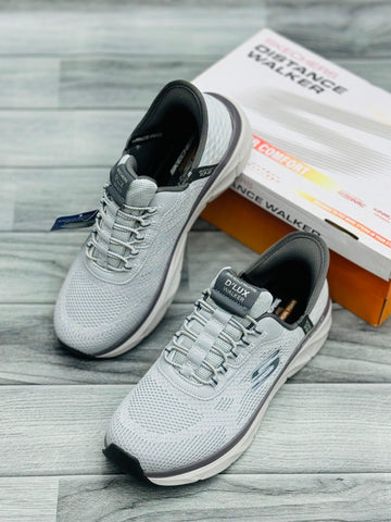Skechers D’luxe memory foam