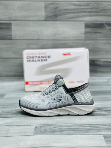 Skechers D’luxe memory foam