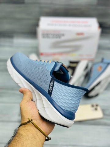 Skechers D’luxe memory foam