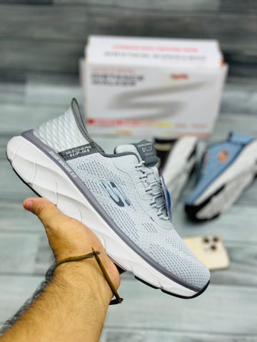 Skechers D’luxe memory foam