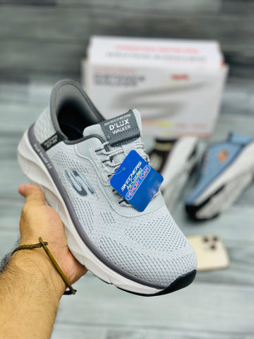 Skechers D’luxe memory foam