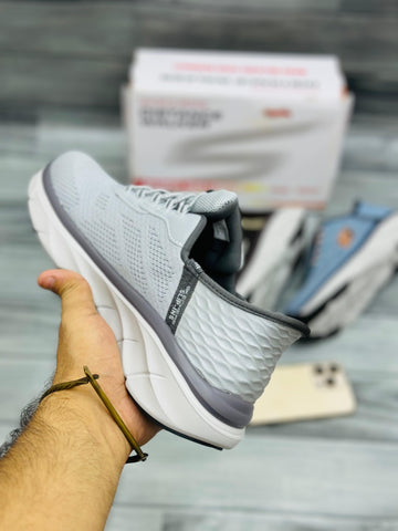 Skechers D’luxe memory foam