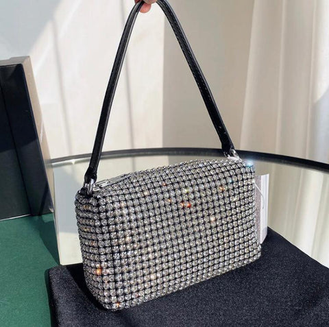 This beautiful Women Luxury Rhinestone Bag