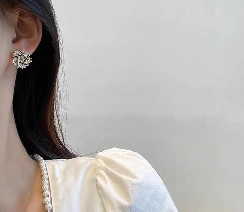 Good quality beautiful earrings pair