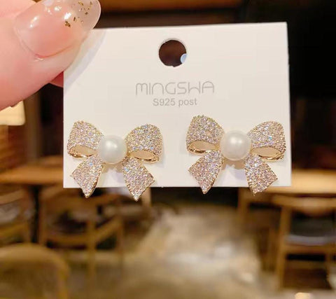 Good Quality Beautiful Earrings Bow With Puls