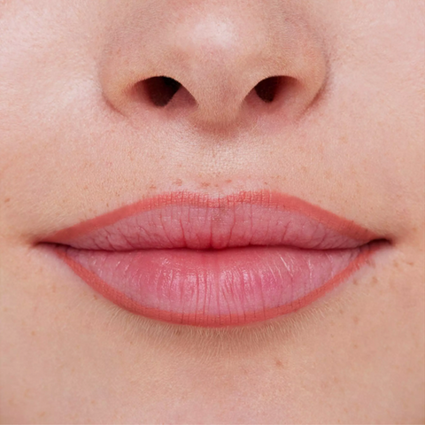 Essence - 8H Matte Comfort Lipliner 03 Soft Beige