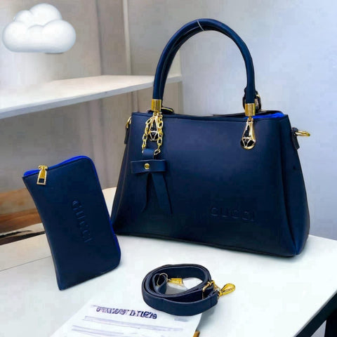 Gucci two-piece set features a stylish zipper wallet
