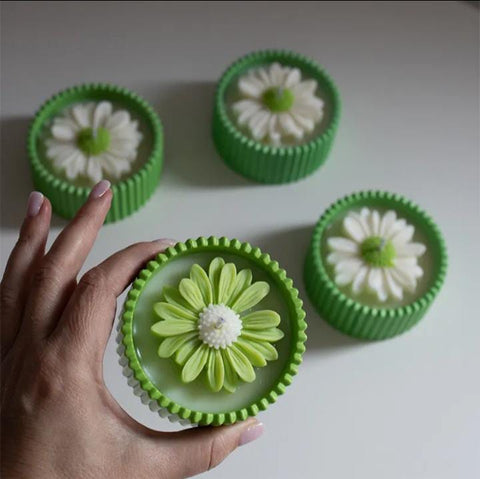 Handmade Daisy Gypsum candle