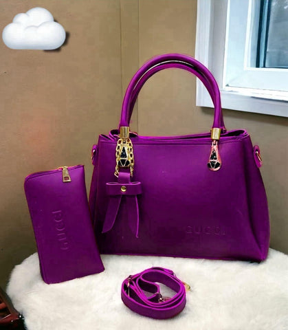 Gucci two-piece set features a stylish zipper wallet