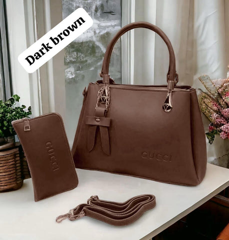 Gucci two-piece set features a stylish zipper wallet