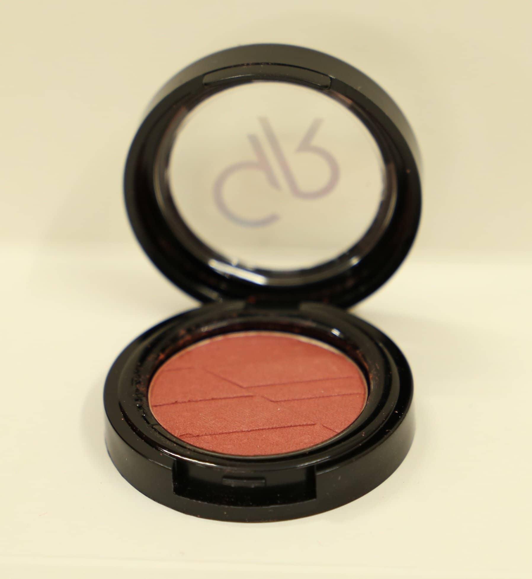 Silky Touch Pearl Eyeshadow - Golden Rose Cosmetics Pakistan.