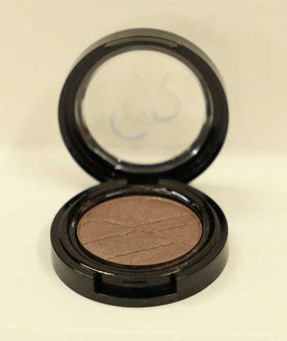Silky Touch Pearl Eyeshadow - Golden Rose Cosmetics Pakistan.